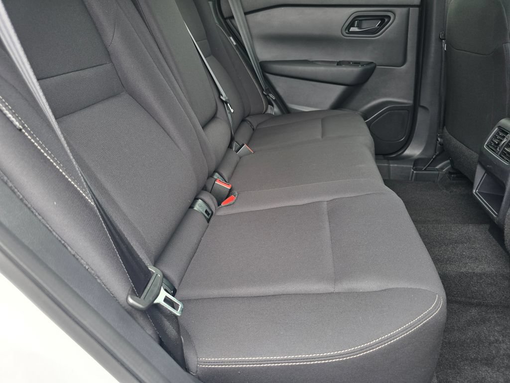 Used 2024 Nissan Rogue S AWD/4WD image 18