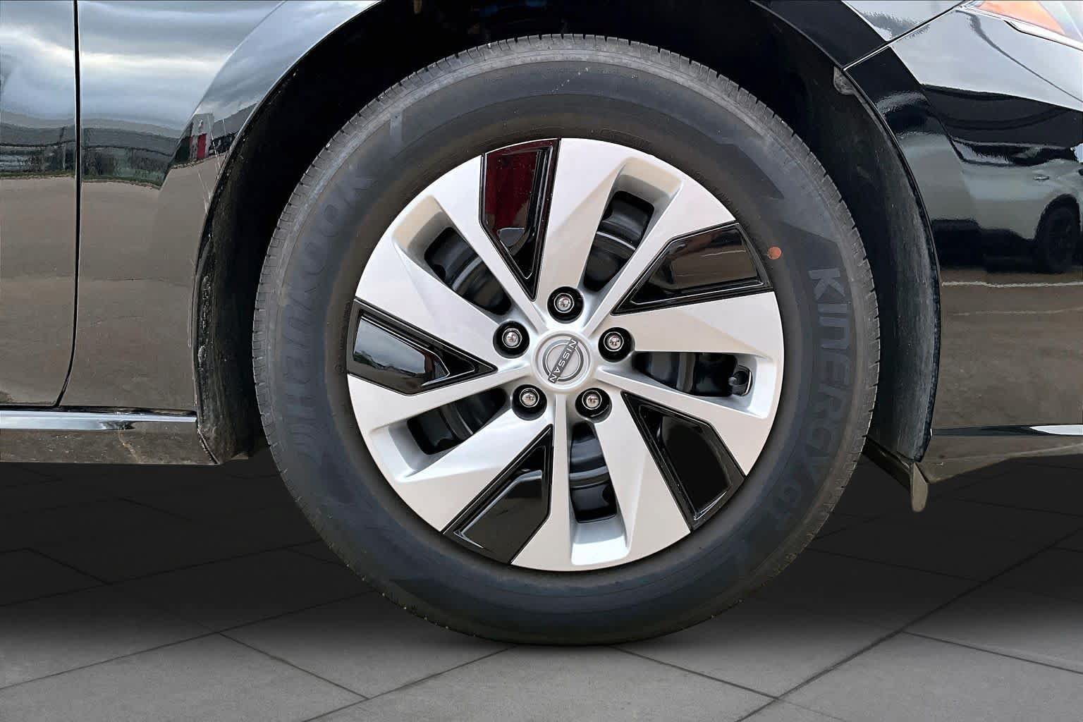 Certified 2025 Nissan Altima 2.5 S FWD image 10