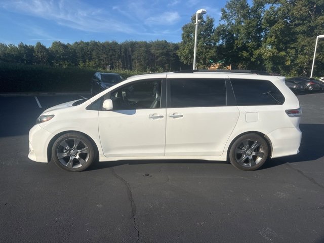 Used 2015 Toyota Sienna SE image 4