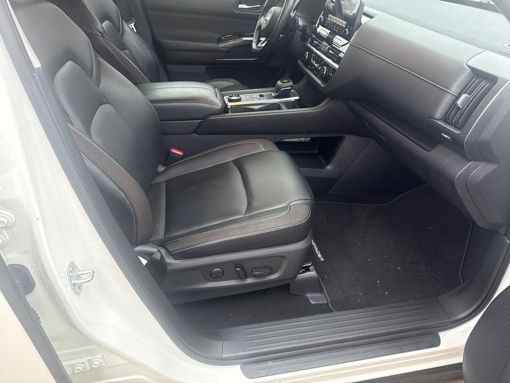 Used 2023 Nissan Pathfinder SL image 19