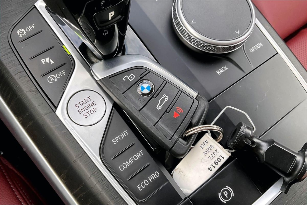 Used 2022 BMW 430i Coupe w/ M Sport Package RWD image 8