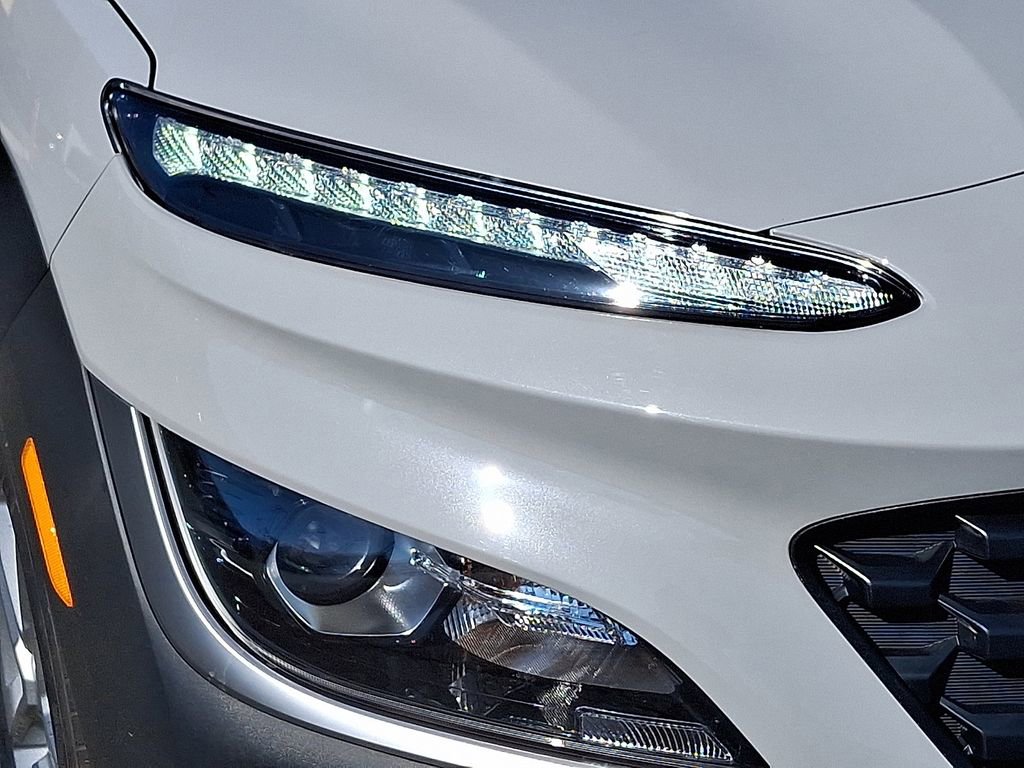 Used 2023 Hyundai Kona SE image 10