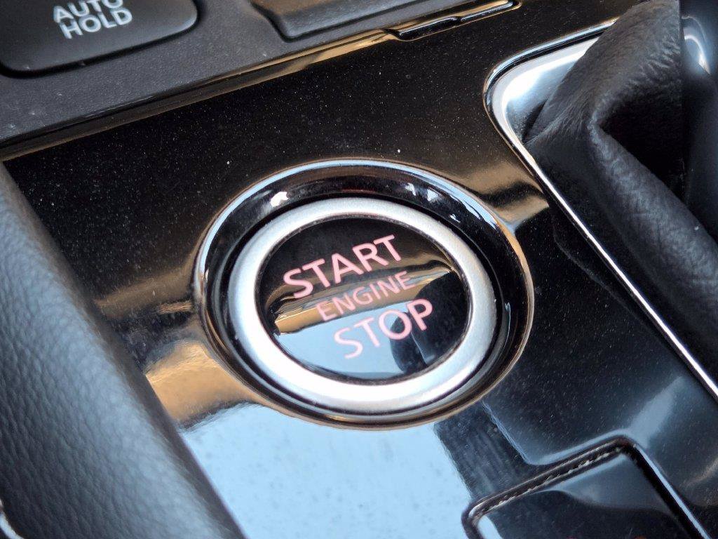 Certified 2023 Nissan Kicks SR w/ SR Premium Package FWD image 13
