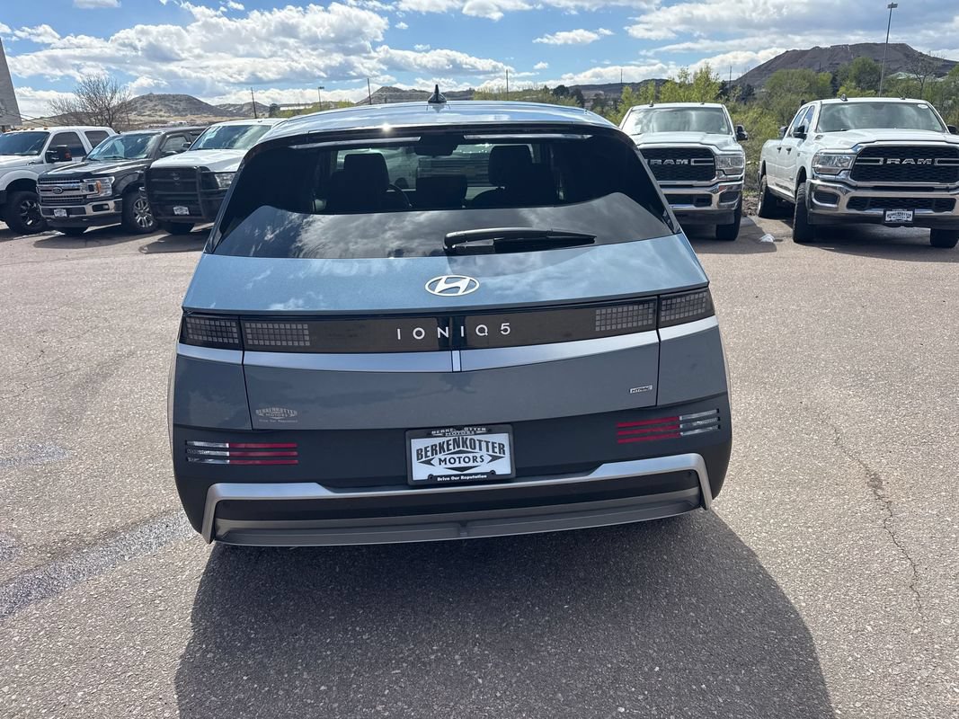 Used 2025 Hyundai Ioniq 5 SE AWD/4WD image 8