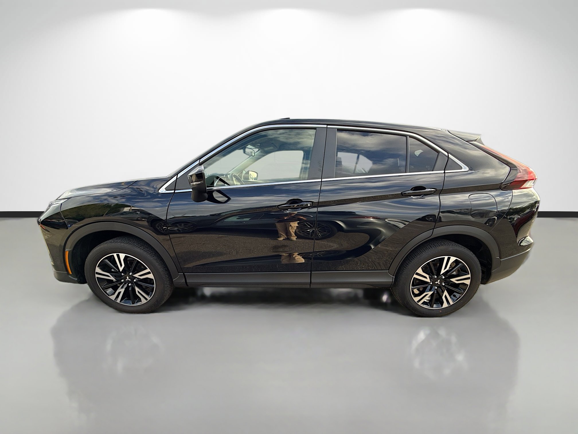 Used 2025 Mitsubishi Eclipse Cross Black Edition image 6