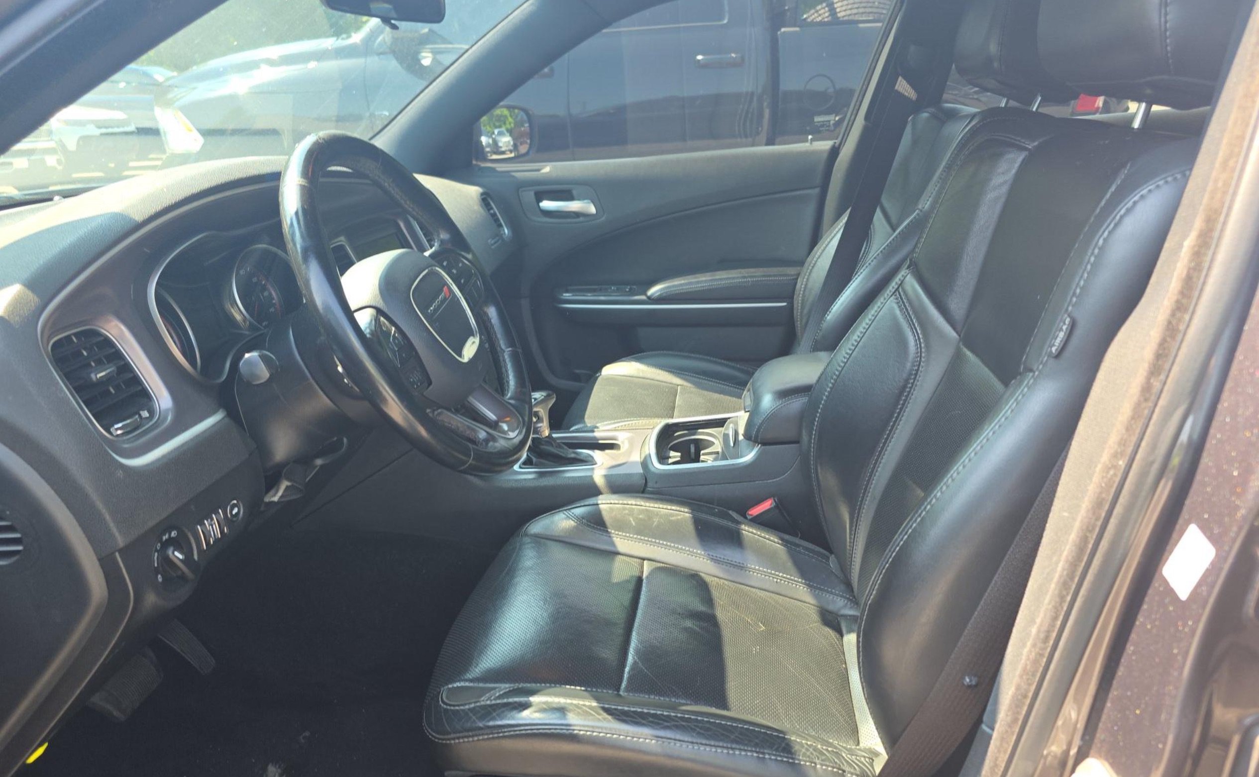 Used 2020 Dodge Charger SXT w/ Leather Interior Group RWD image 5