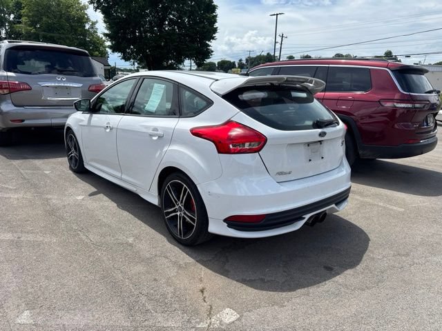 Used 2017 Ford Focus ST FWD image 4