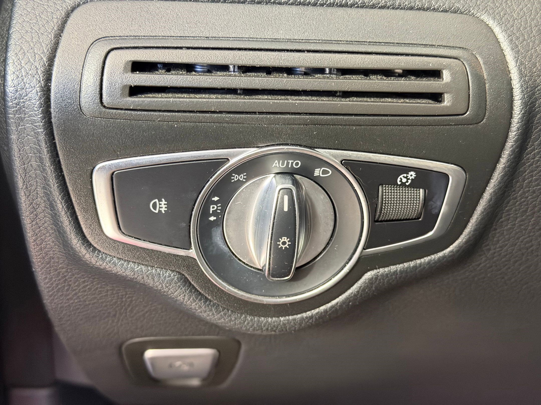 Used 2020 Mercedes-Benz GLC 43 AMG 4MATIC image 27