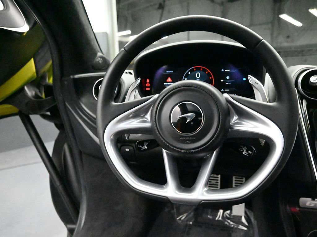 Used 2022 McLaren GT image 33