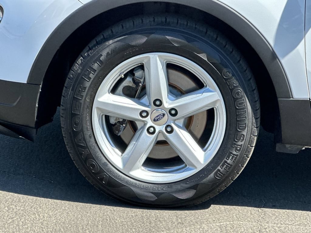 Used 2018 Ford Explorer XLT w/ Equipment Group 202A FWD image 26