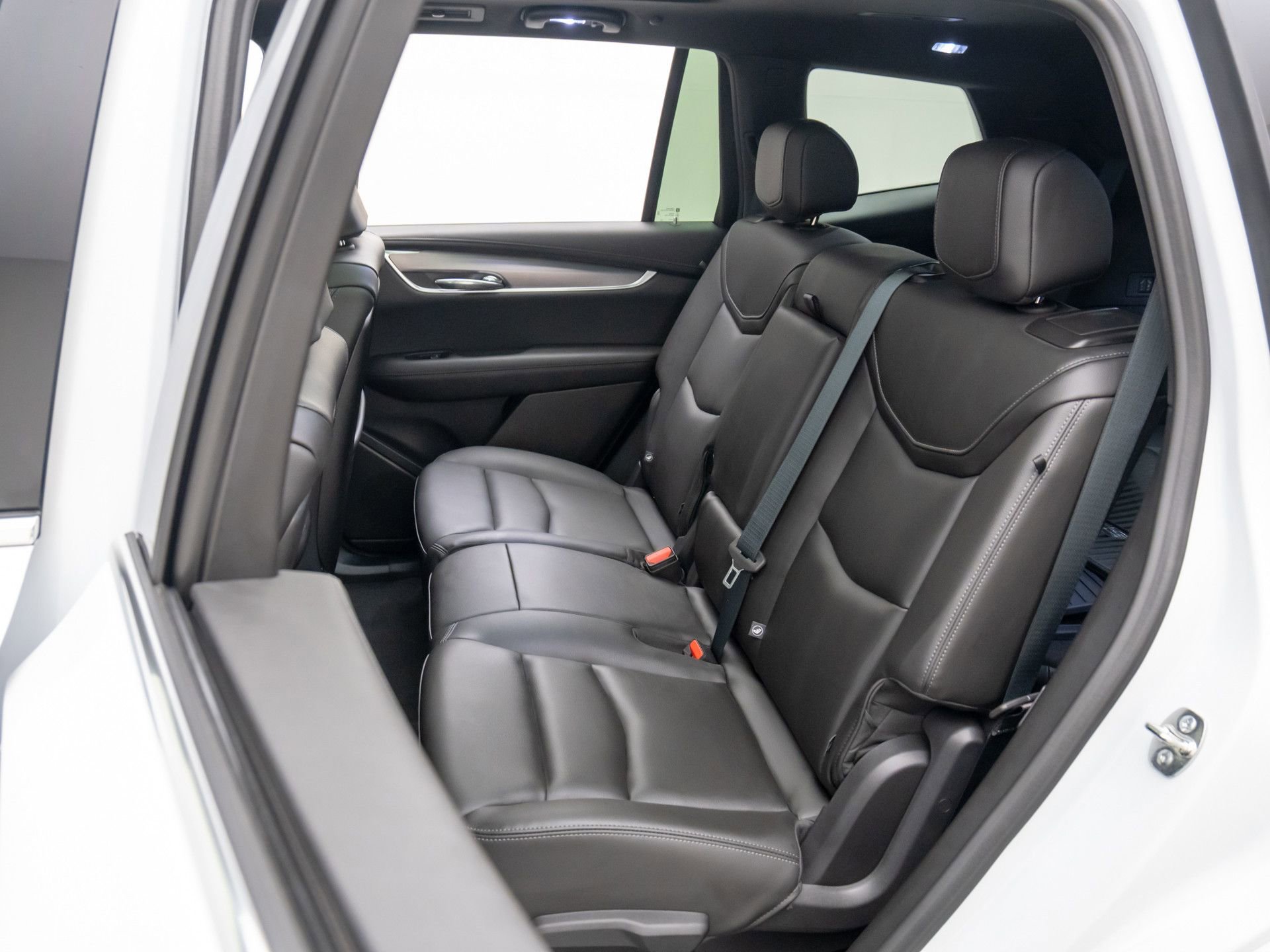 New 2025 Cadillac XT6 Luxury image 18