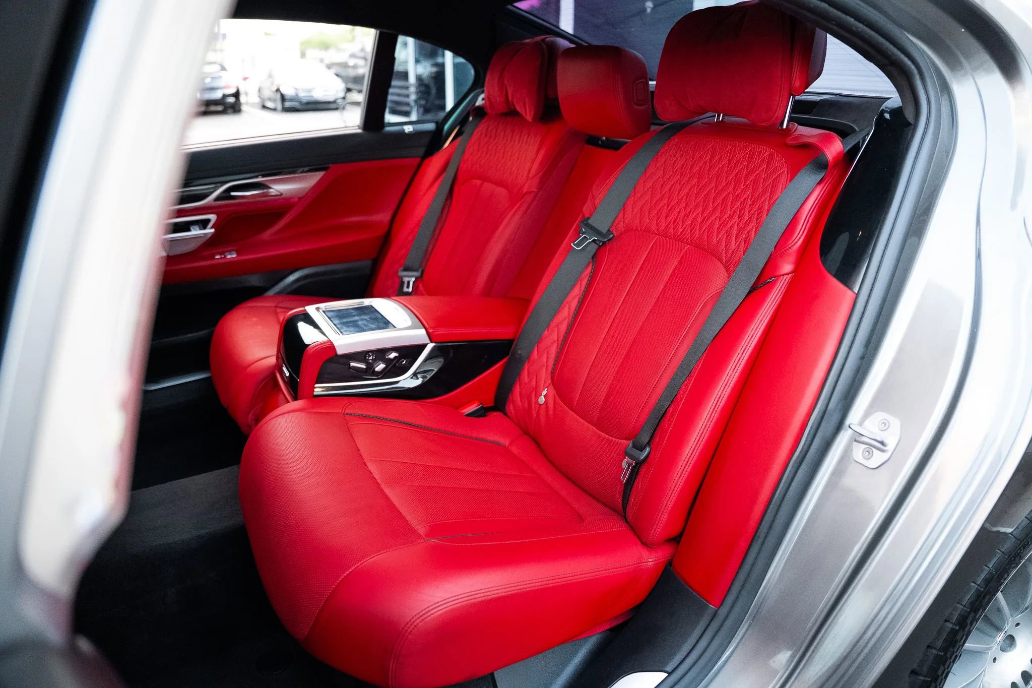 Used 2018 BMW ALPINA B7 xDrive w/ Luxury Rear Seating Package image 34