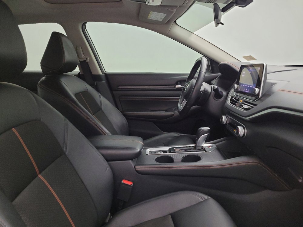 Used 2021 Nissan Altima 2.5 SR w/ SR Premium Package image 21