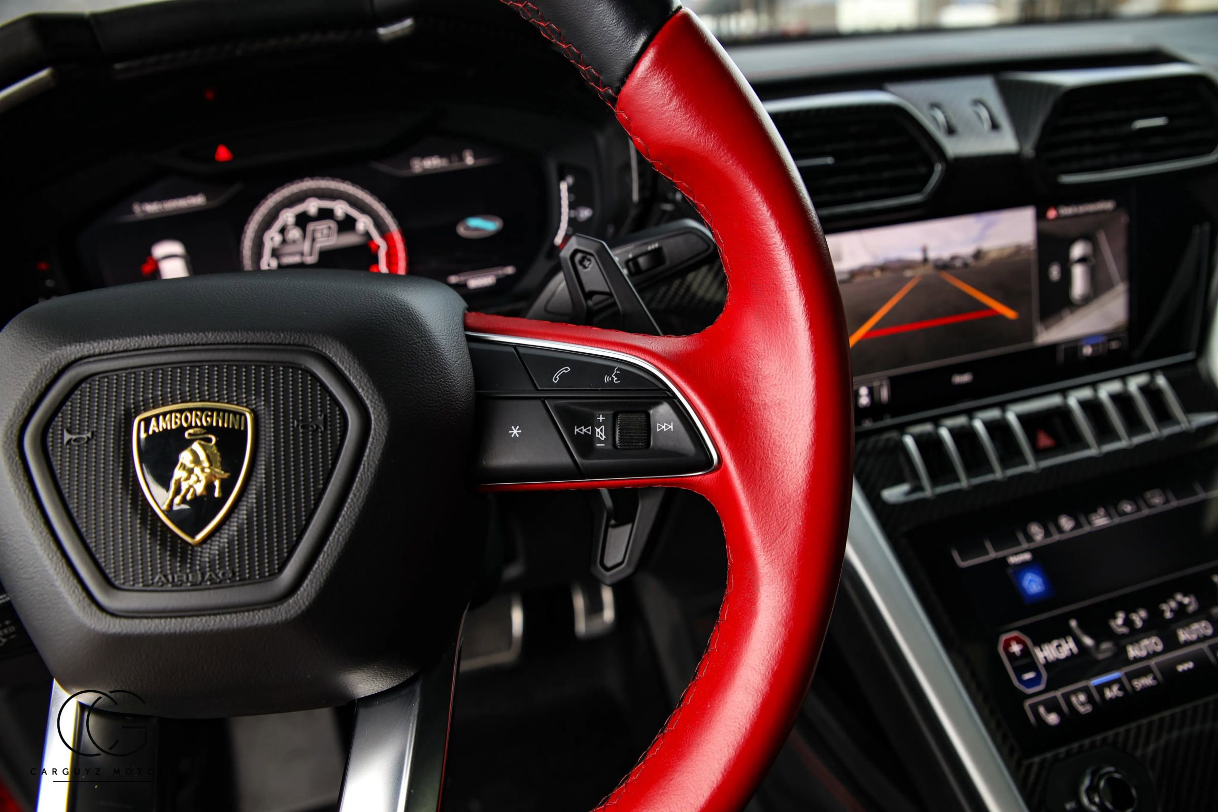 Used 2020 Lamborghini Urus AWD/4WD image 54