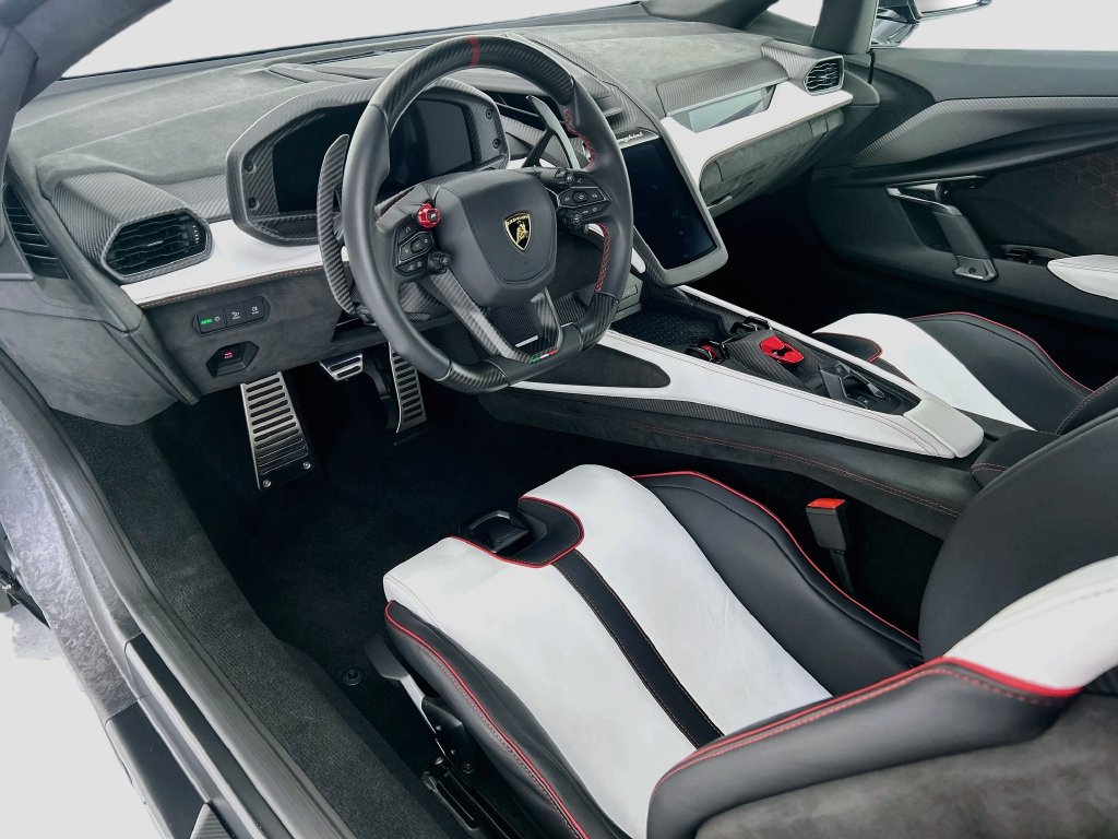 Used 2025 Lamborghini Revuelto AWD/4WD image 9