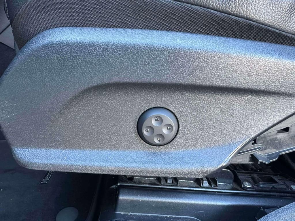 Used 2019 Mercedes-Benz GLC 300 image 14