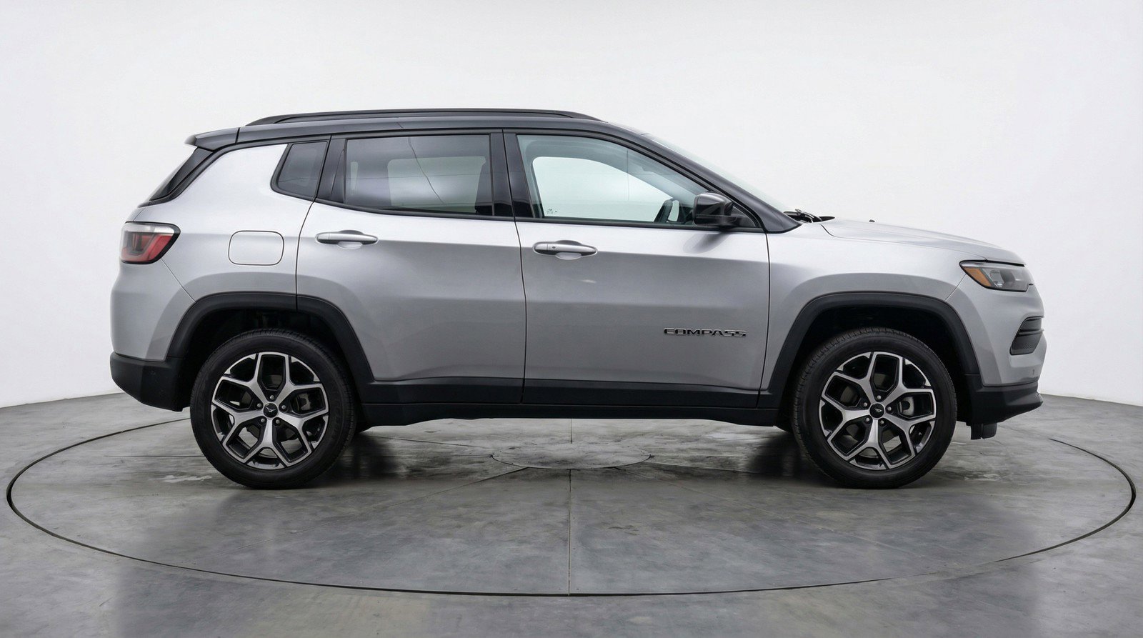 Used 2025 Jeep Compass Limited image 11