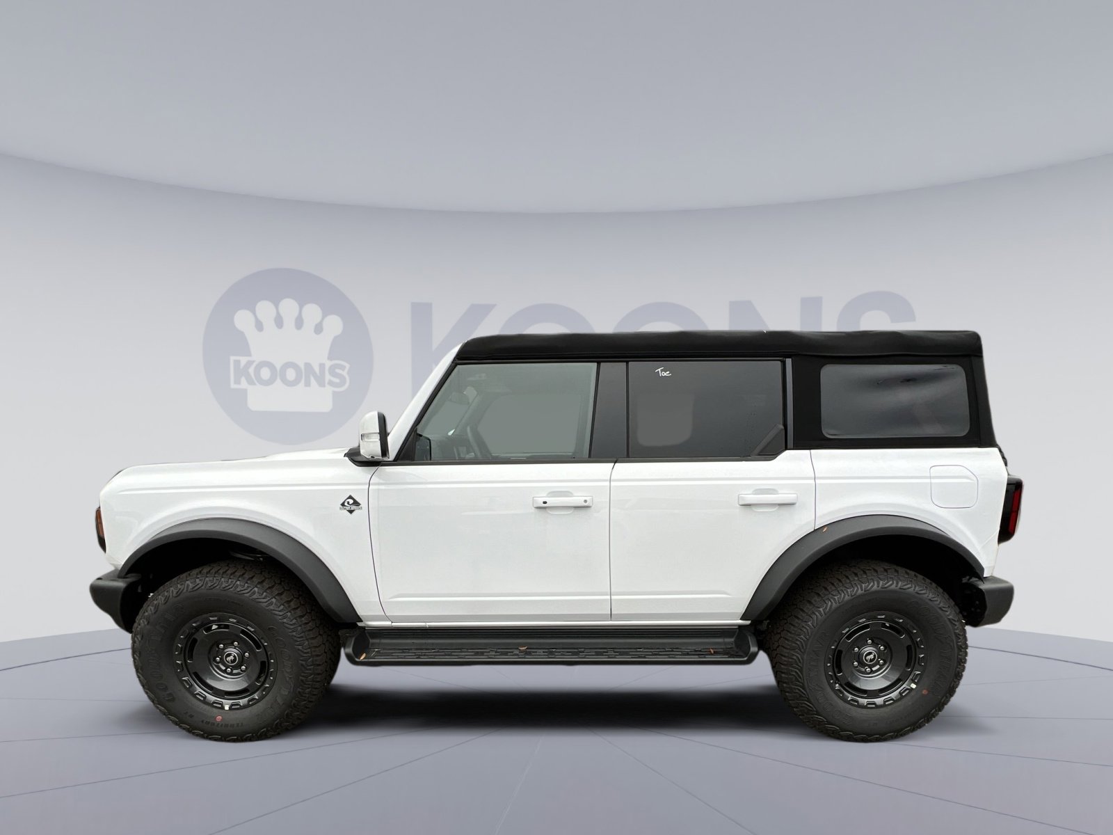 New 2025 Ford Bronco Outer Banks w/ Sasquatch Package image 2