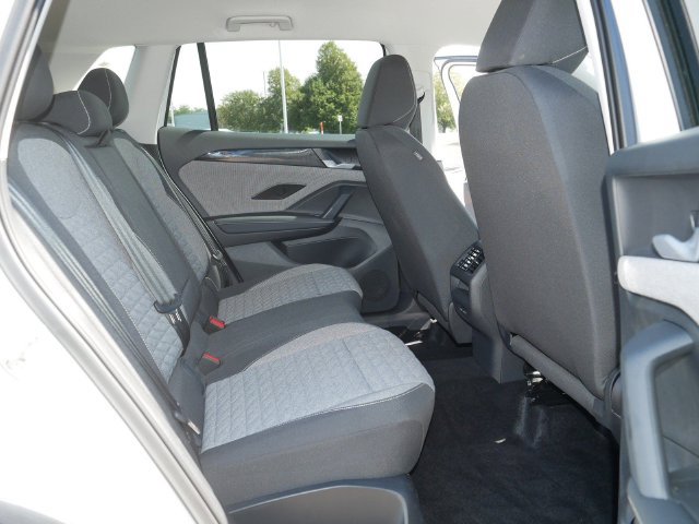 Used 2025 Volkswagen Tiguan S AWD/4WD image 18