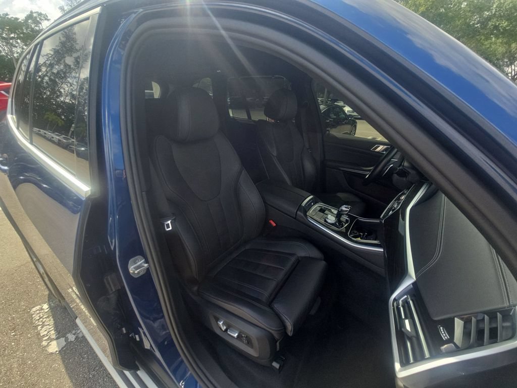Used 2021 BMW X5 sDrive40i w/ Executive Package RWD image 39