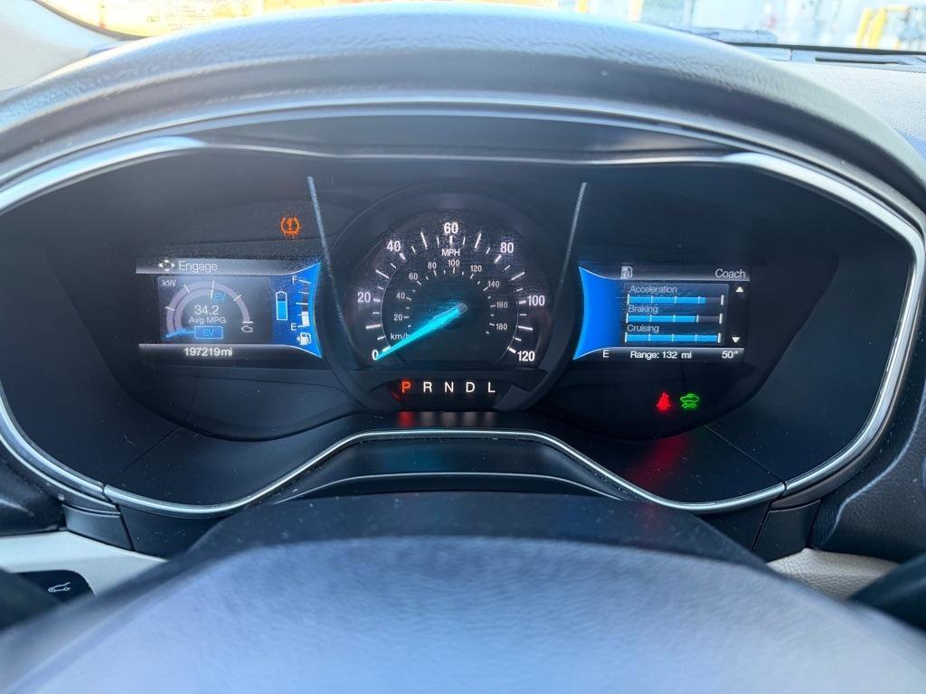 Used 2017 Ford Fusion SE image 34