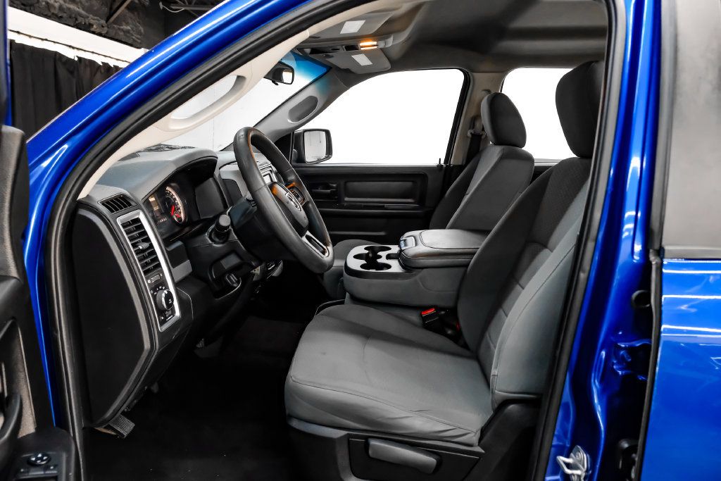 Used 2019 RAM 1500 Express w/ Express Value Package AWD/4WD image 4