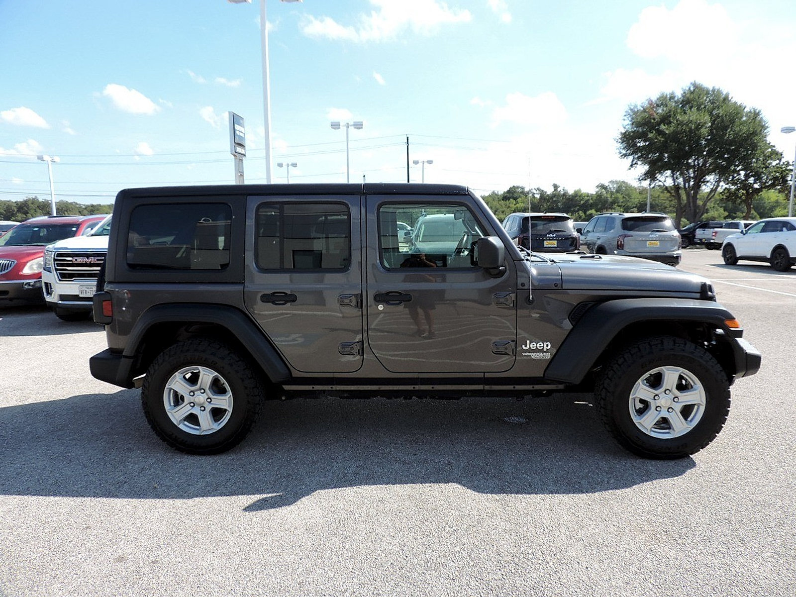 Used 2020 Jeep Wrangler Unlimited Sport S AWD/4WD image 4