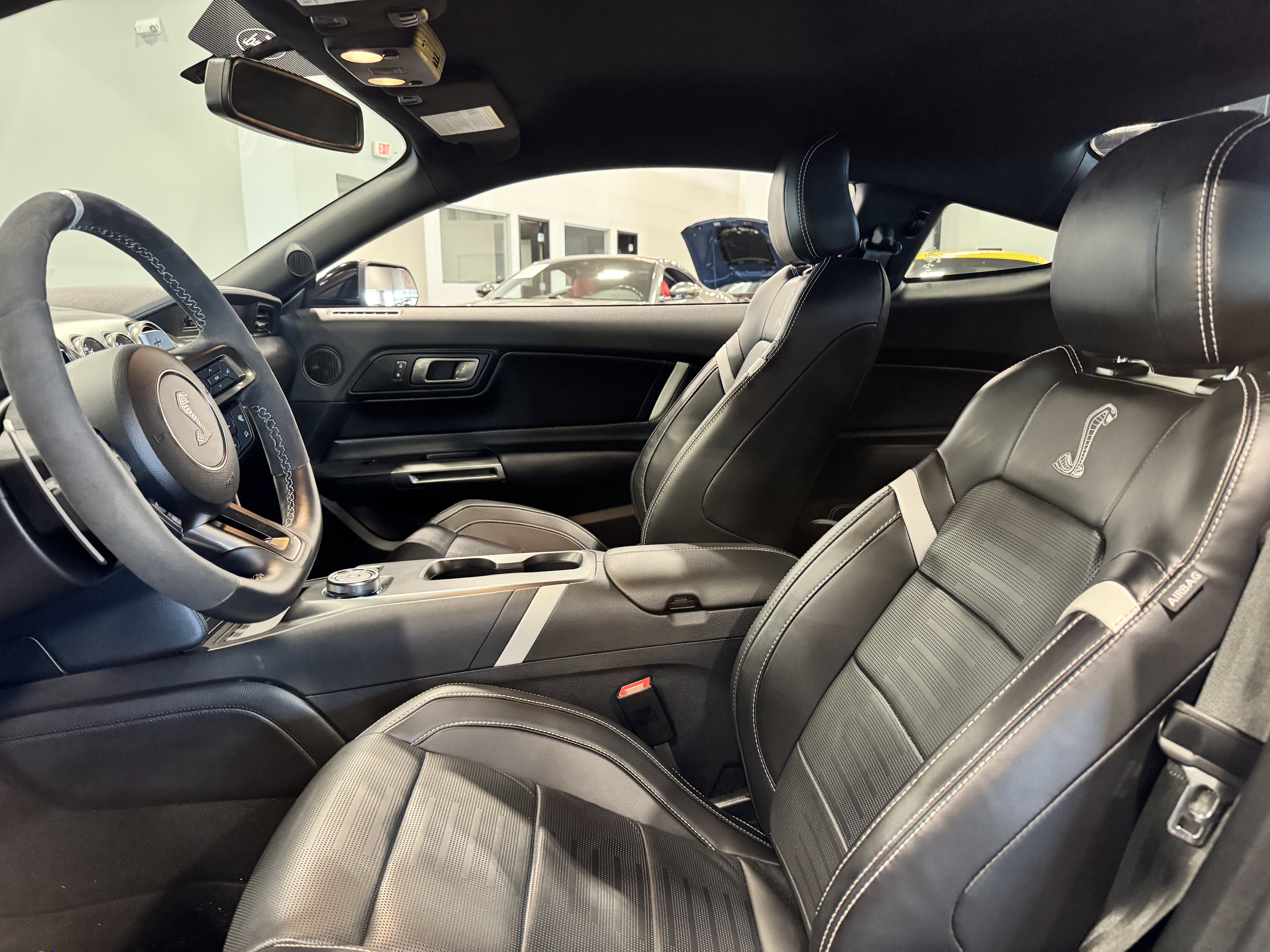 Used 2020 Ford Mustang Shelby GT500 w/ Technology Package RWD image 24