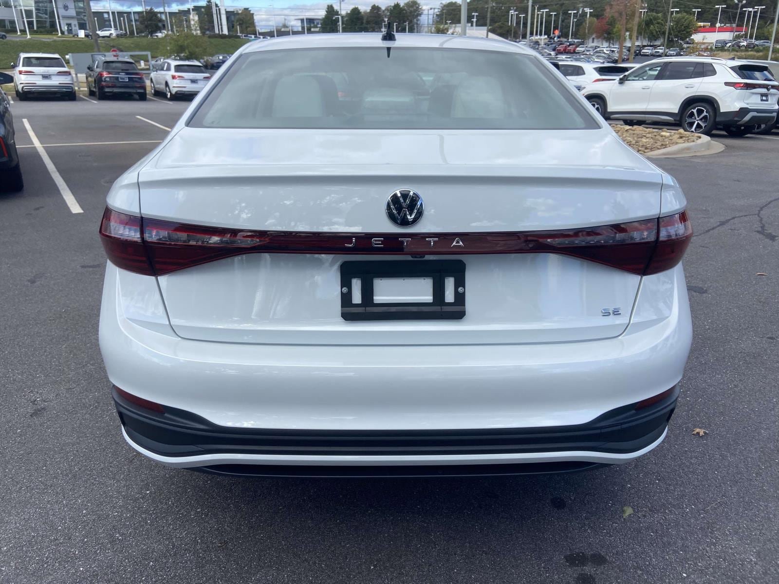 New 2026 Volkswagen Jetta SE FWD image 8