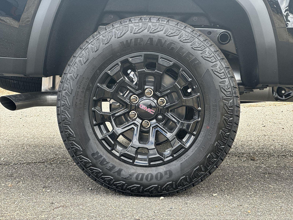 New 2026 GMC Canyon Elevation w/ Convenience Package RWD image 6