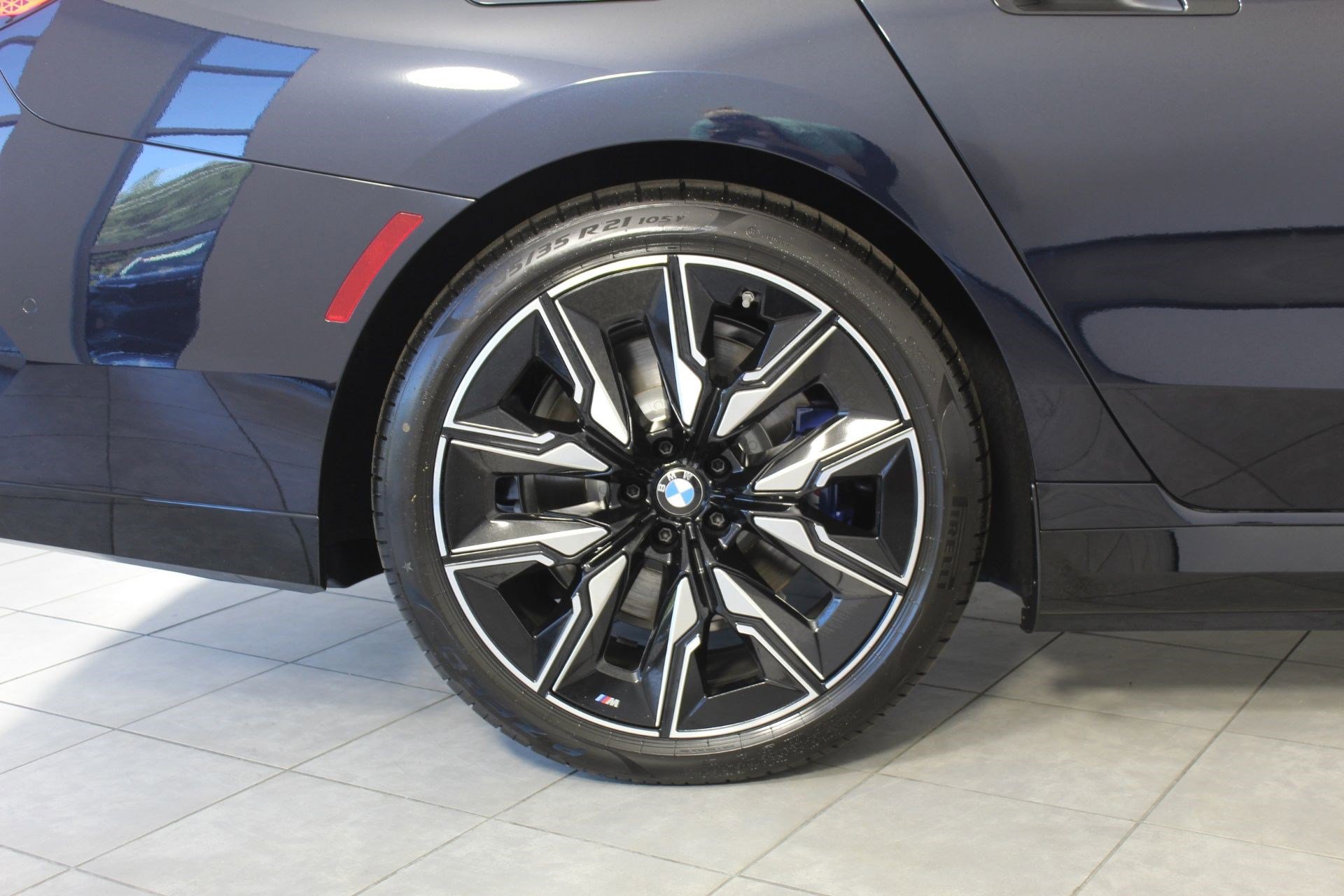 Used 2026 BMW i7 M70 w/ Premium Package image 10