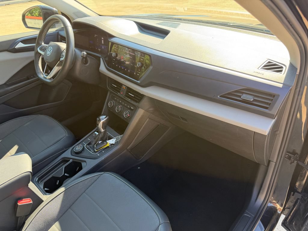 Certified 2022 Volkswagen Taos SE FWD image 21