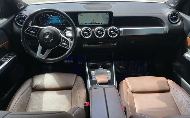 Used 2021 Mercedes-Benz GLB 250 4MATIC w/ AMG Line image 16