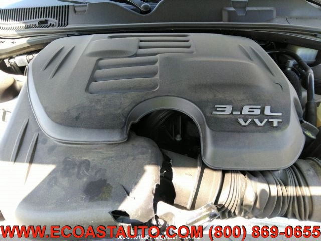 Used 2019 Dodge Challenger SXT image 6