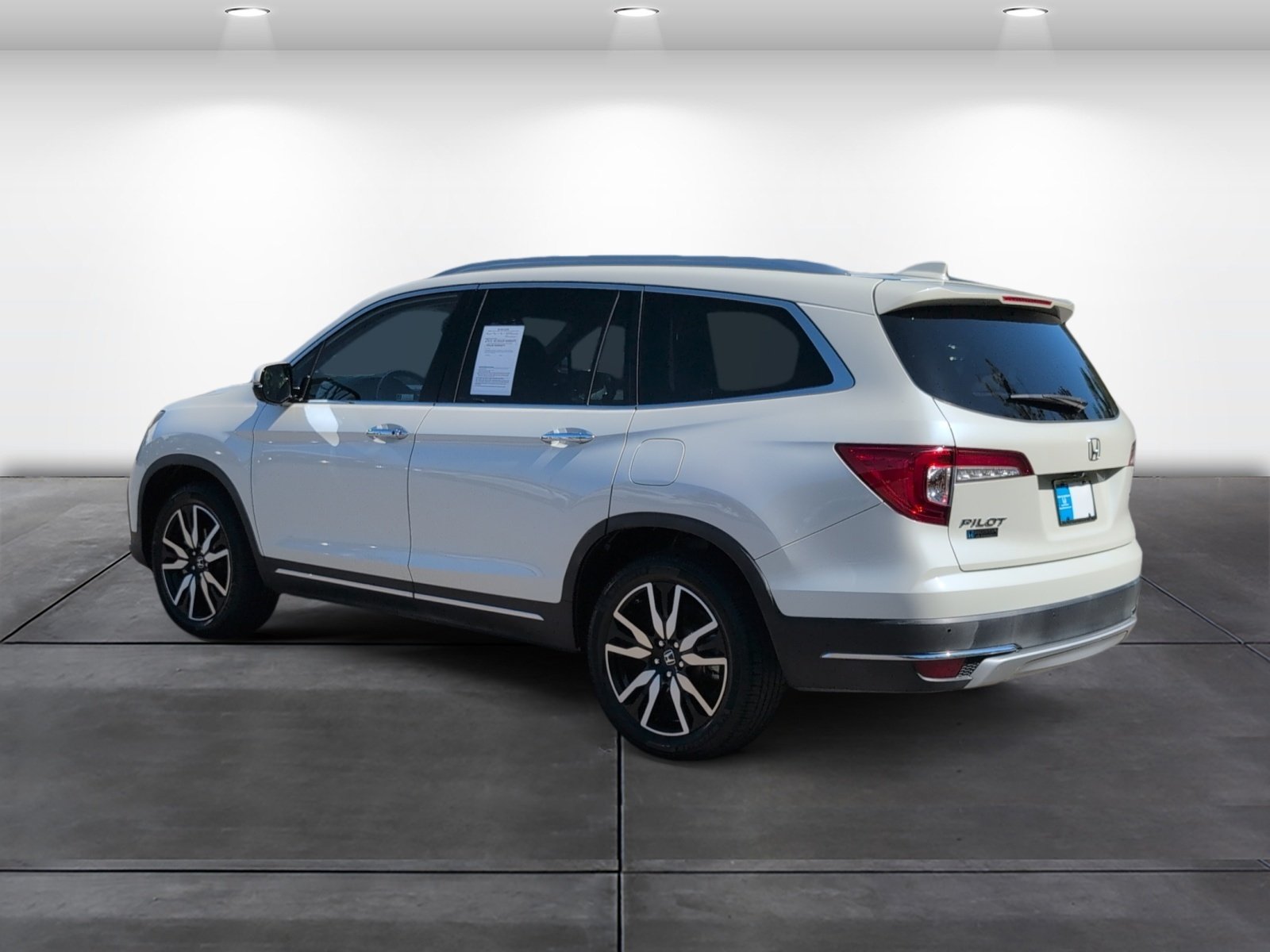 Certified 2019 Honda Pilot Touring image 3