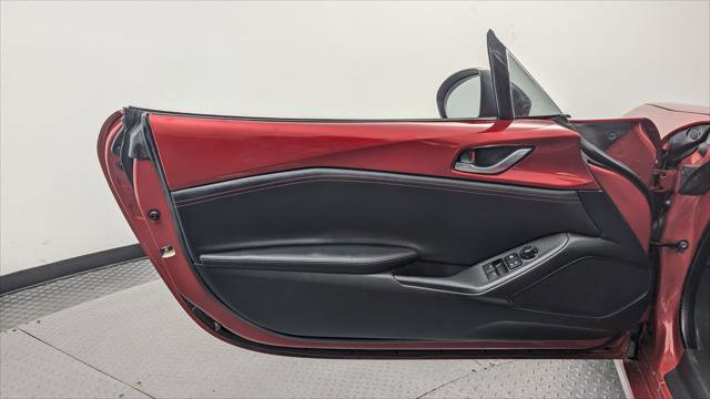 Used 2017 MAZDA MX-5 Miata RF Club image 12