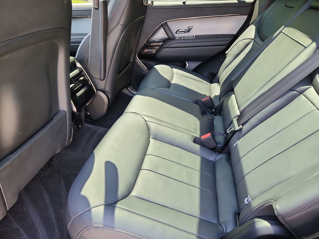 Used 2024 Land Rover Range Rover Sport SE AWD/4WD image 5