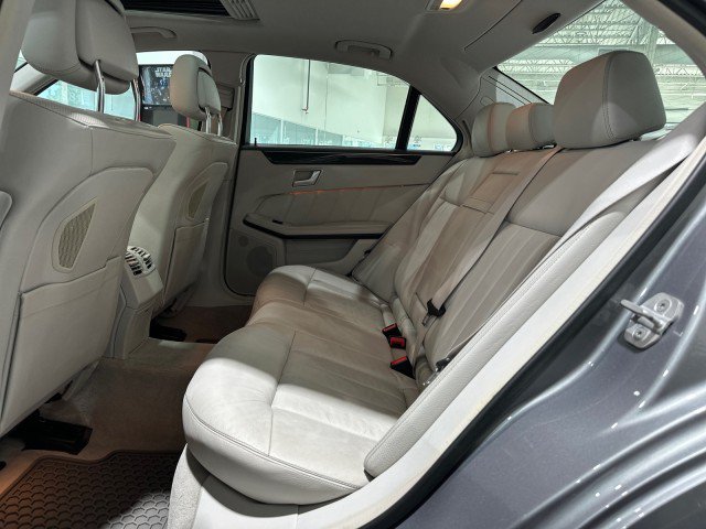 Used 2014 Mercedes-Benz E 550 4MATIC Sedan w/ Premium 1 Package image 47