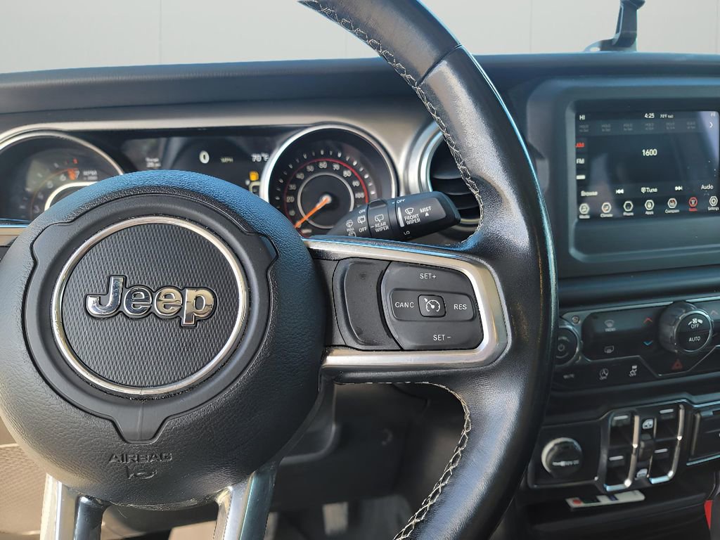 Used 2020 Jeep Wrangler Unlimited Sahara image 16
