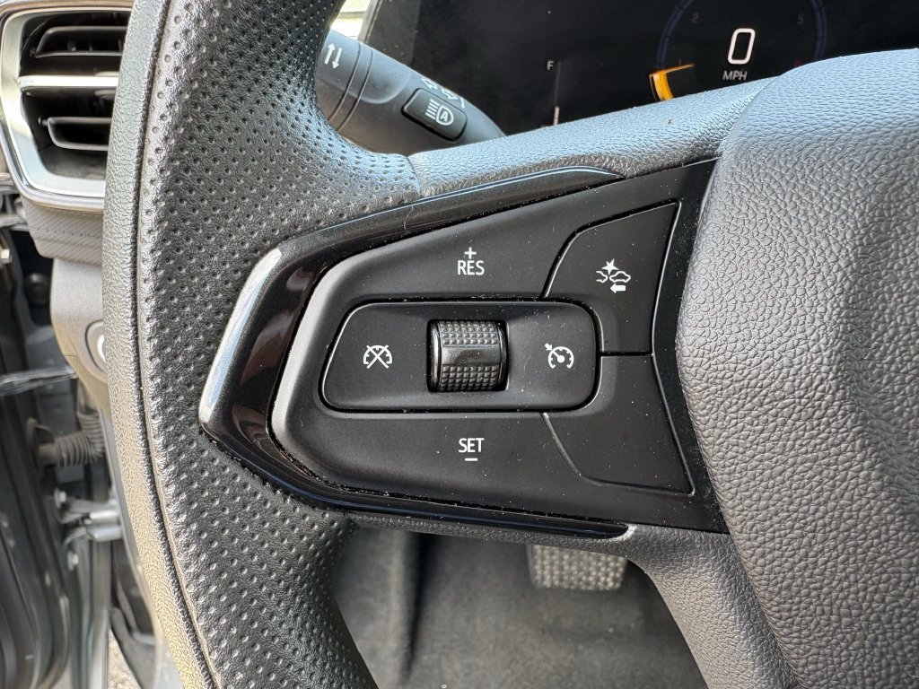 Used 2025 Chevrolet TrailBlazer LT AWD/4WD image 16