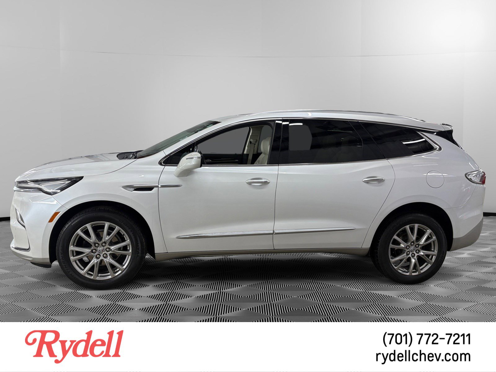Used 2023 Buick Enclave Essence w/ Experience Buick Package AWD/4WD image 2