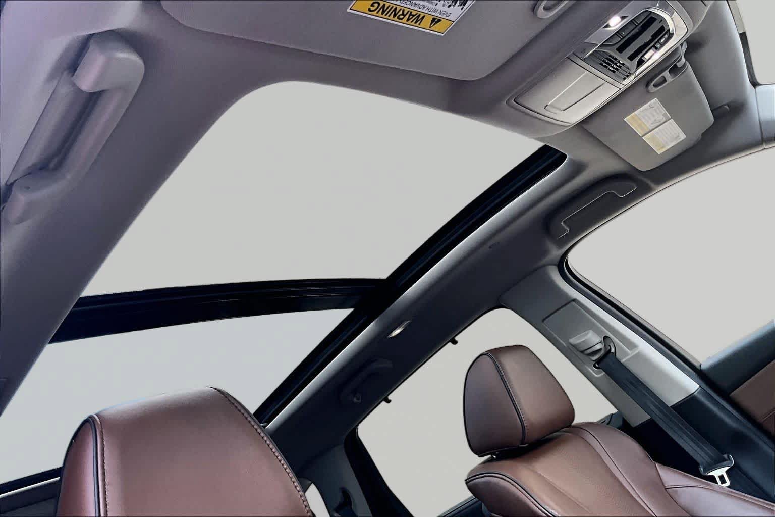 Used 2023 Acura MDX SH-AWD w/ Advance Package image 14