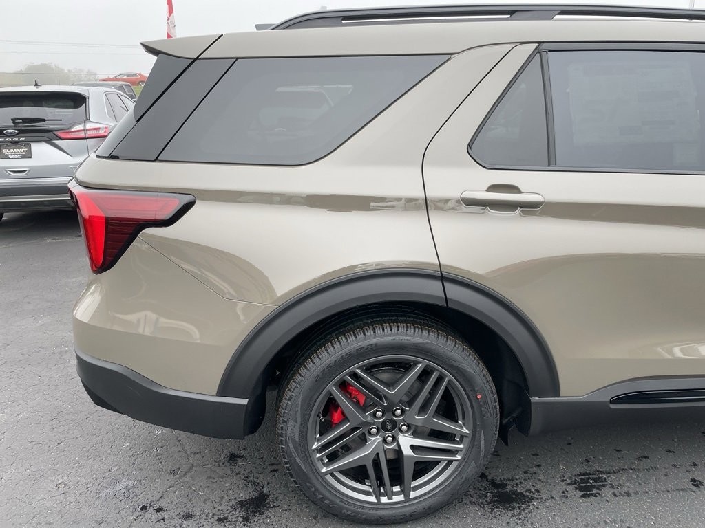 New 2026 Ford Explorer ST image 44