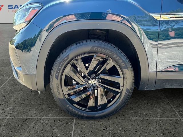 Used 2022 Volkswagen Atlas Cross Sport SE w/ Black Wheel Package AWD/4WD image 14