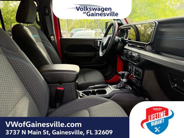 Used 2025 Jeep Wrangler Unlimited Rubicon 4xe w/ Convenience Group image 9