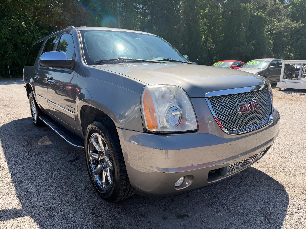Used 2012 GMC Yukon XL Denali RWD image 6