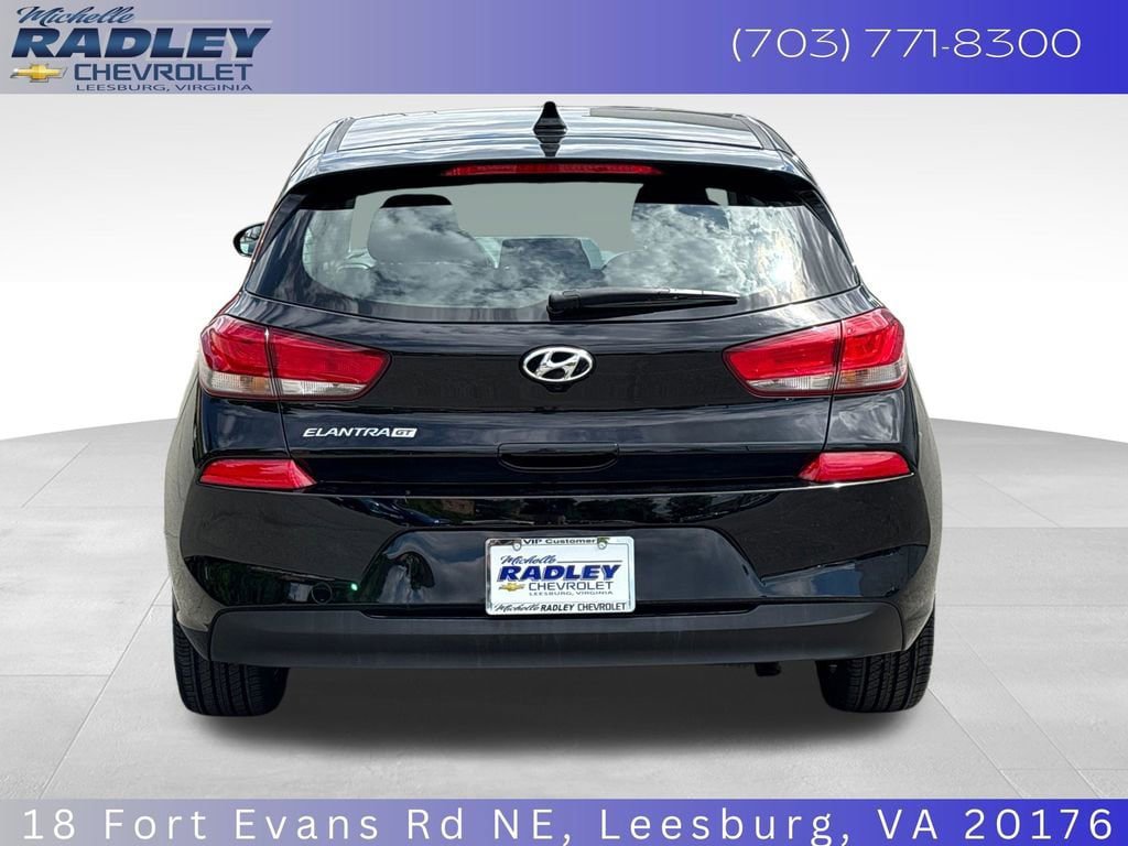 Used 2019 Hyundai Elantra GT FWD image 4