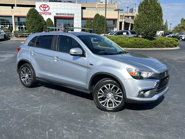 Used 2016 Mitsubishi Outlander Sport SE AWD/4WD image 2