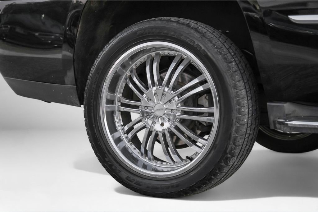 Used 2015 Cadillac Escalade Luxury image 60