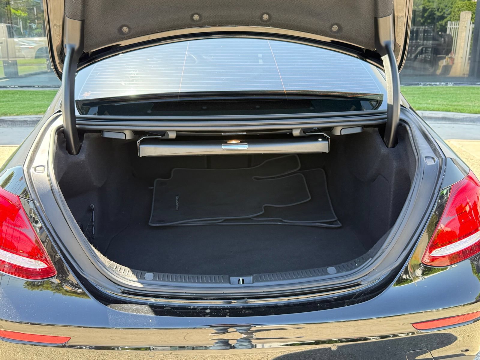 Used 2019 Mercedes-Benz E 300 image 15
